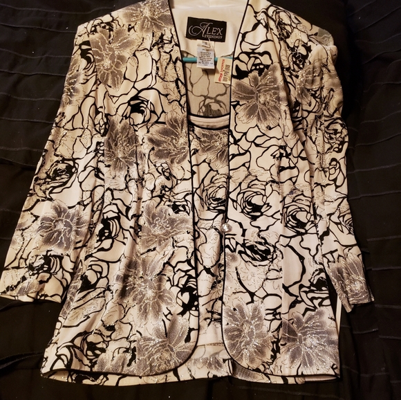 Dress - Picture 1 of 6